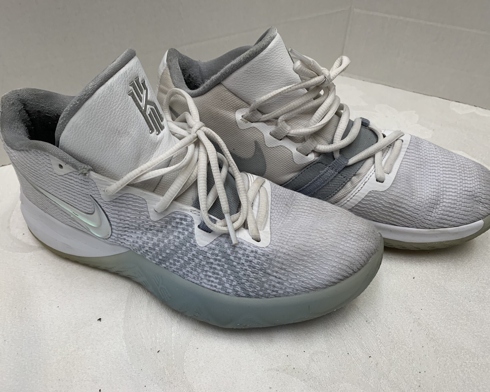 kyrie flytrap metallic silver