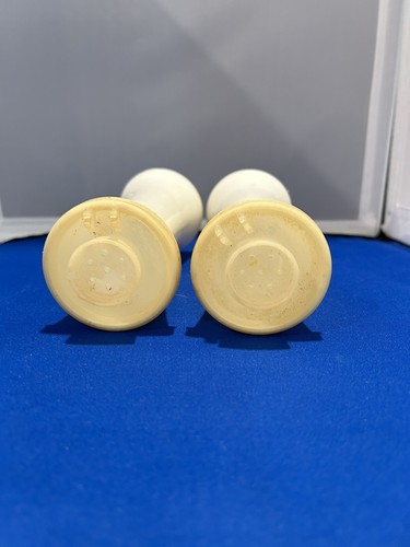 Vintage 6" Tupperware hourglass salt and pepper shakers No Lids - Picture 5 of 7