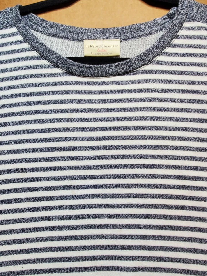 Blusa pulôver feminina Bobbie Brooks manga longa listra branca azul grande - Imagem 2 de 4