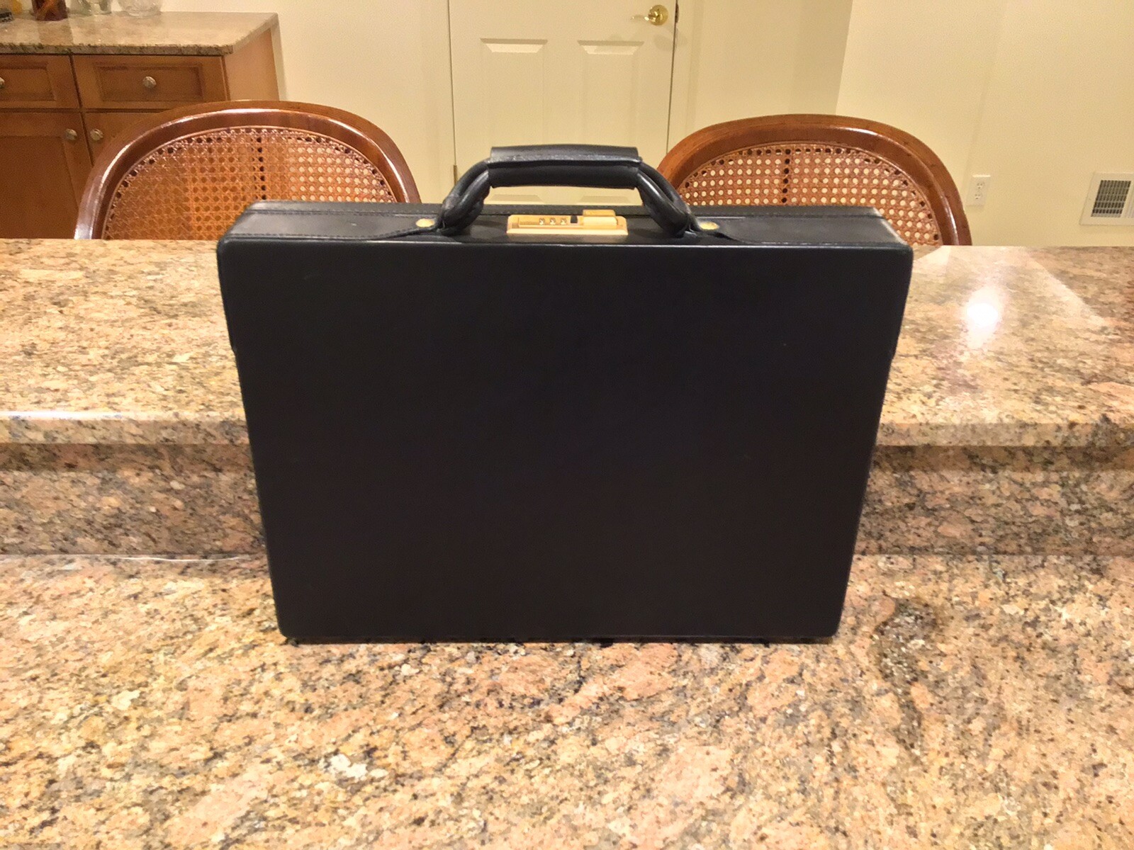 Rare Hartmann Black Leather Hard Side Briefcase - NOS Vintage image 4