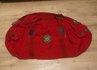 VINTAGE 90'S KIPLING DUFFLE BAG LUGGAGE RED WITH ZIPPERS