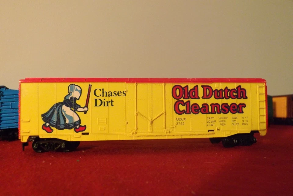 Tyco HO Scale Old Dutch Cleanser Box Car "Chases dirt" ODCX 3752 - Image 4 of 4