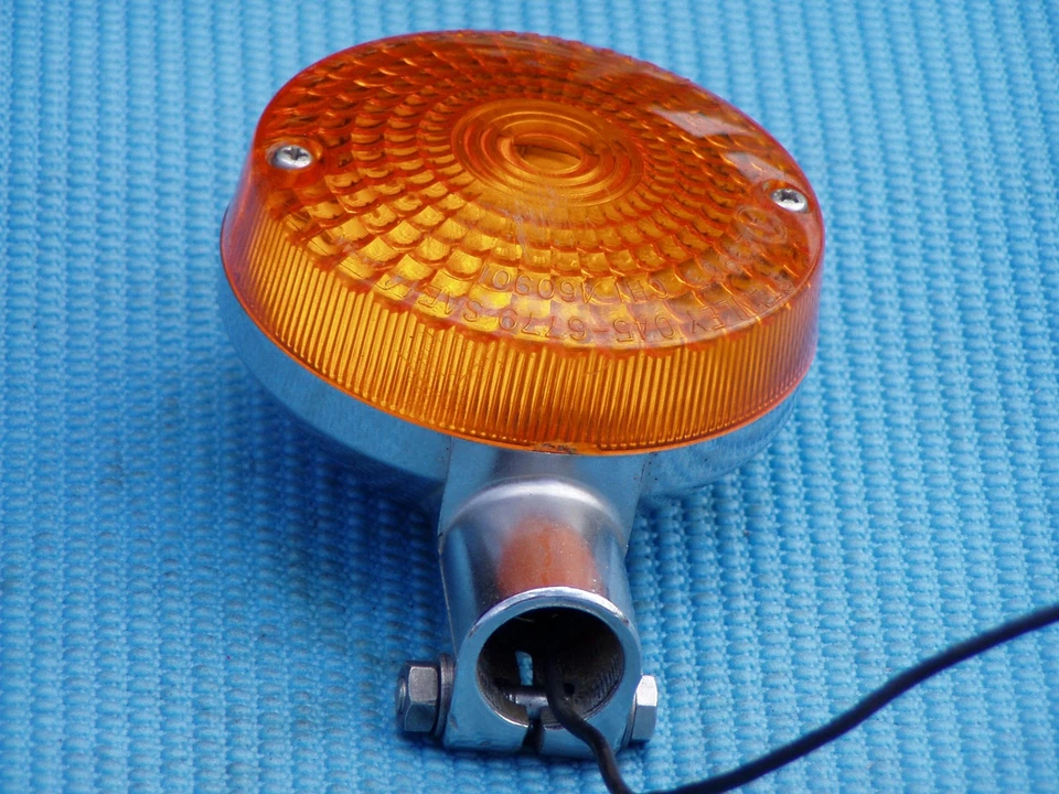 Honda CB550 CB900 CB750 GL1000 CB650 CB500 CB400 CB GL rear turn signals - Image 3 of 4