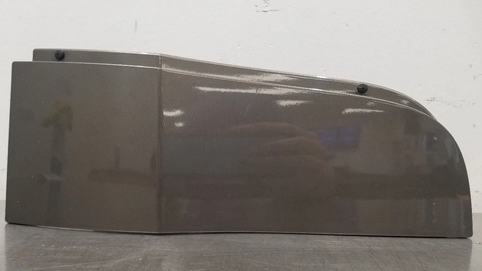 17 MERCEDES BENZ METRIS 447 TIPO AMG EXPLORER PUERTA DE LLENADO DE COMBUSTIBLE DORADO 4477500003 Foto 2 de 4