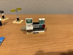 LEGO CITY: Space Starter Set (60077) 99% Complete with Instructions