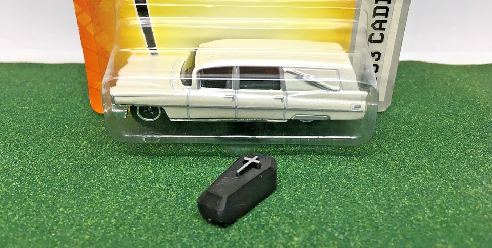 Cadillac Fúnebre MATCHBOX Blanco Metálico '63 2007 en Tarjeta, Ataúd, Diorama, Man Cave Foto 4 de 4