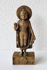 Indische Messing Buddha Figur – Stehend im Abhaya Mudra, Patra Schale & Aureole