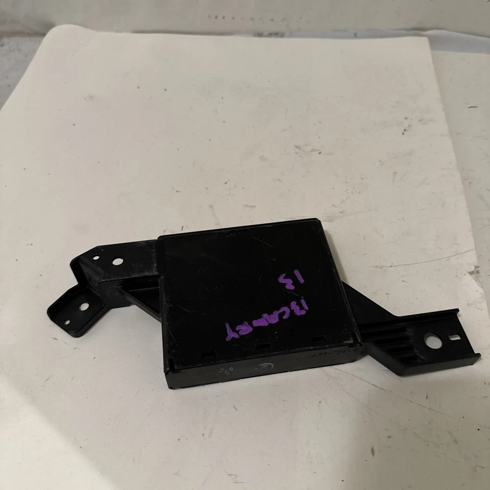 Toyota Camry 2013 módulo de control amplificador de temperatura OEM 8865006710 Foto 4 de 4