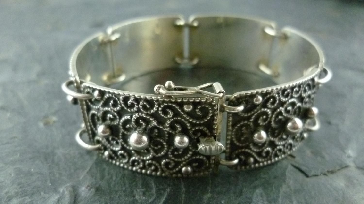Bracelet rectangular beautifully decorated elemen… - image 1