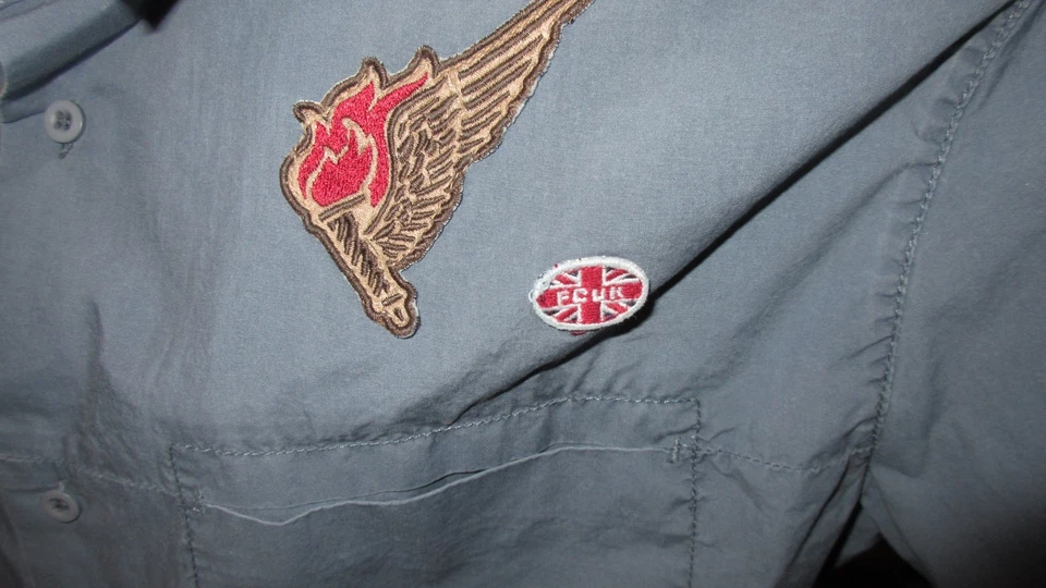 Camisa de vestir informal FCUK Jeans para hombre tienda uniforme look cuello rayas azul bonita Foto 3 de 4