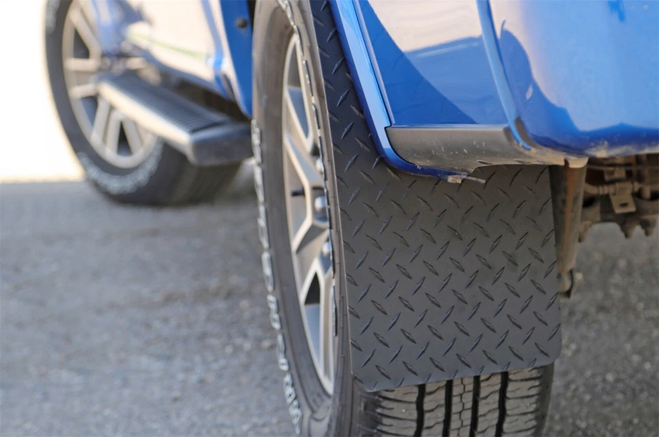 Guardabarros Dee Zee DZ1808TB Brite-Tread Foto 3 de 4