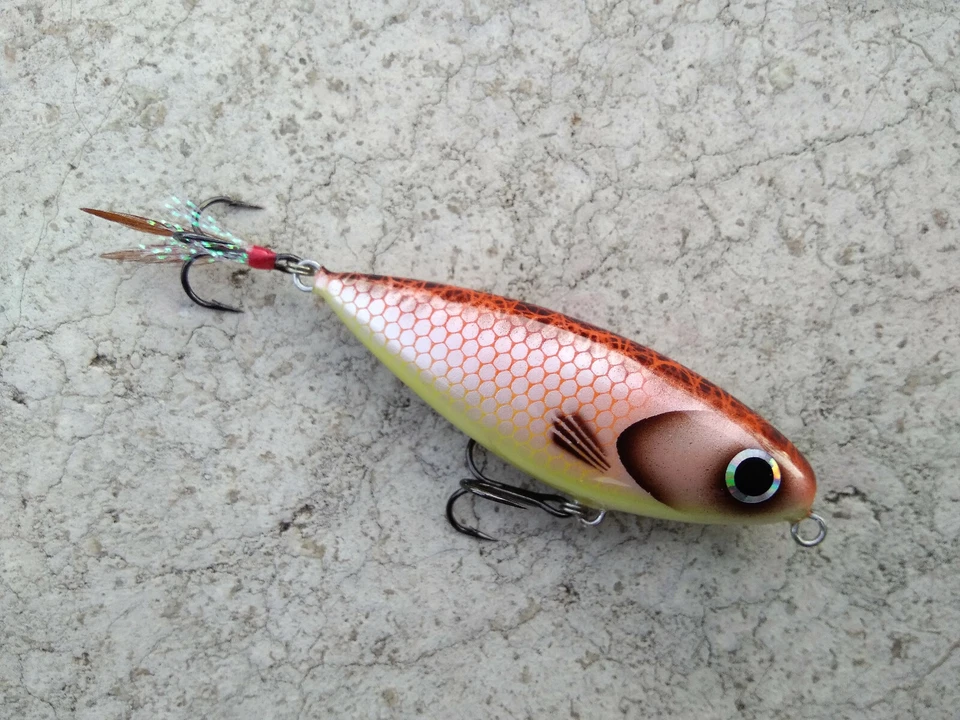  Señuelo de pesca de madera naranja 58 mm (2,3 pulgadas) Foto 2 de 4