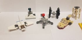 lot 8 Lego LEGO Star Wars Christmas Figure Set 75056