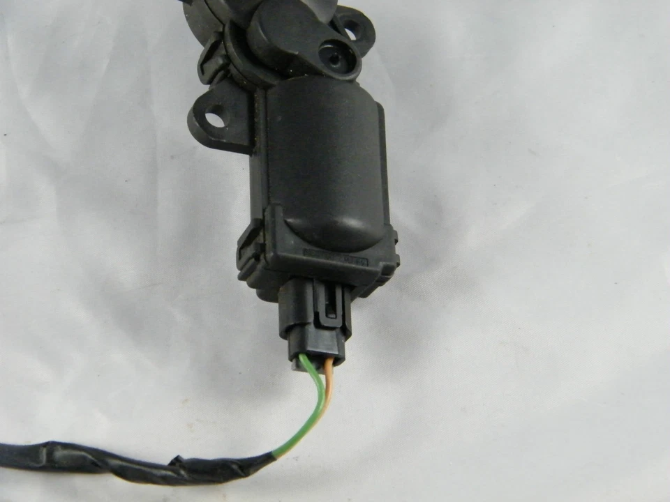 Chevrolet Malibu 2005 ~ motor de solapa de puerta mezclada térmica / aire acondicionado ~ número de pieza 52405614 Foto 4 de 4