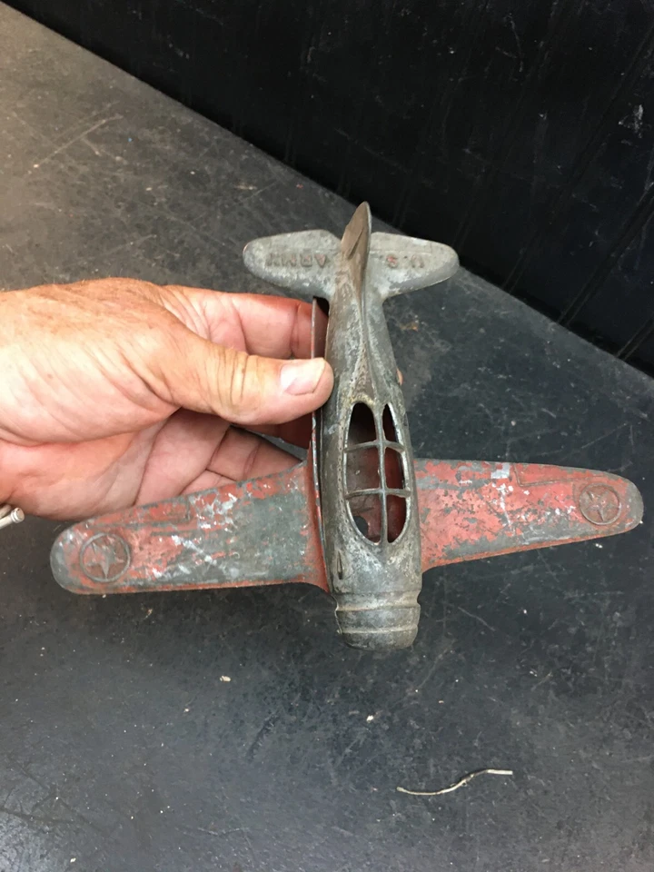 Vintage Hubley Kiddie Toy Single Prop Fighter Plane US Army Silver & Red - AS IS - Image 4 of 4