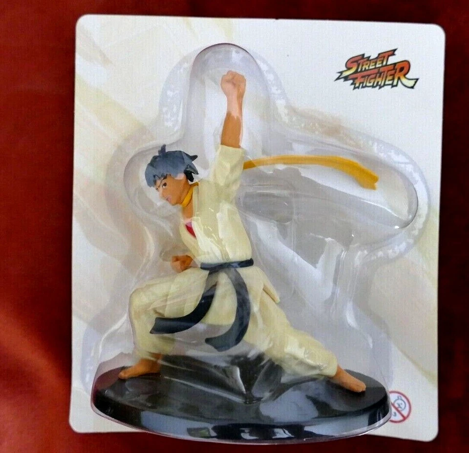 Figurine Street Fighter MAKOTO - Capcom 9 cm de haut environ - Neuf sous blister - Photo 1/1
