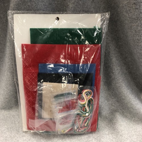 Plaid Bucilla Christmas "Noel" Felt Wall Hanging Kit #84978 Complete, SEALED USA - Picture 2 of 11