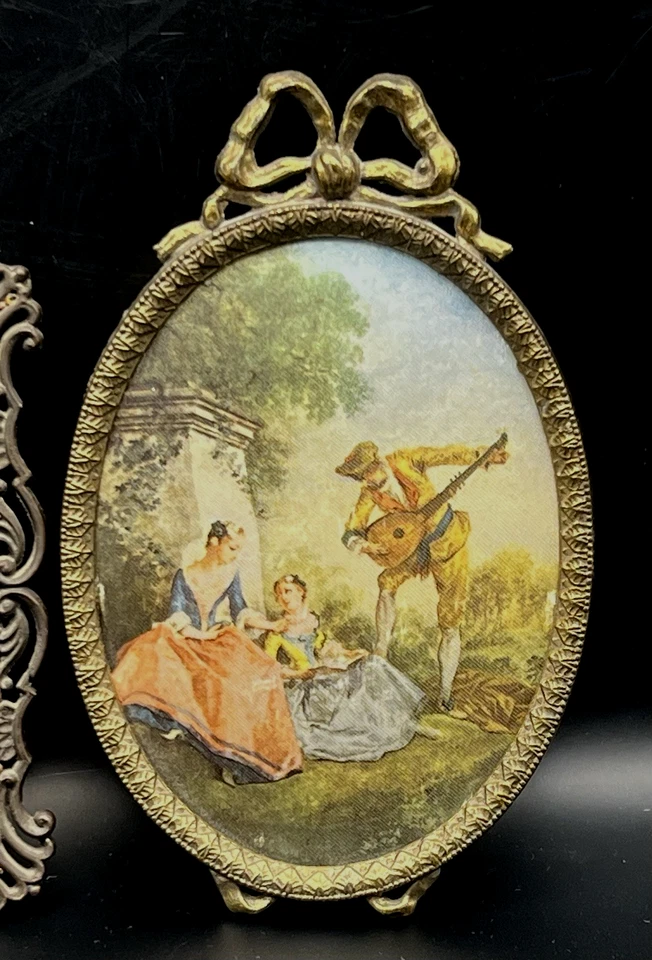 Lote De Colección De 3 Marcos De Cuadros De Seda Italianos Arte De Pared De Latón Diferentes Tamaños Y Forma Foto 3 de 4