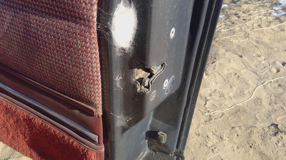 Jeep Cherokee 1985 pasajero pestillo de puerta delantera derecha con varillas/cables OEM Foto 4 de 4