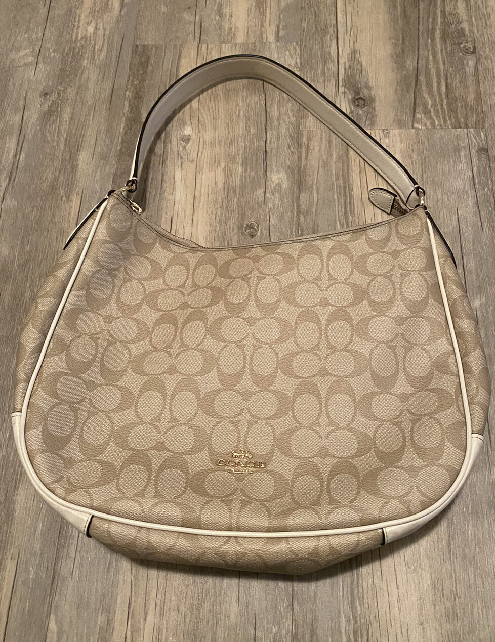 COACH beige Tan leather Signature Purse Shoulder Bag Gem