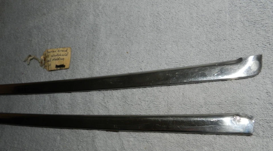 Pontiac Grand Prix 1967 parabrisas lateral revelar moldura Rh & Lh Foto 2 de 4