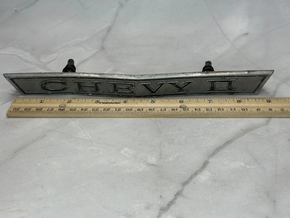 Chevrolet Nova Chevy II 1968 vintage emblema capó original OEM Foto 2 de 3