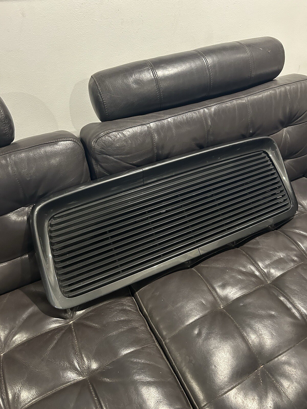 Porsche 911 964 Carrera OEM Rear Deck Lid Spoiler Grille With  