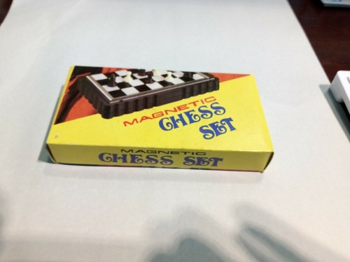 Pocket size folding Travel Magnetic chess set - Picture 4 of 4