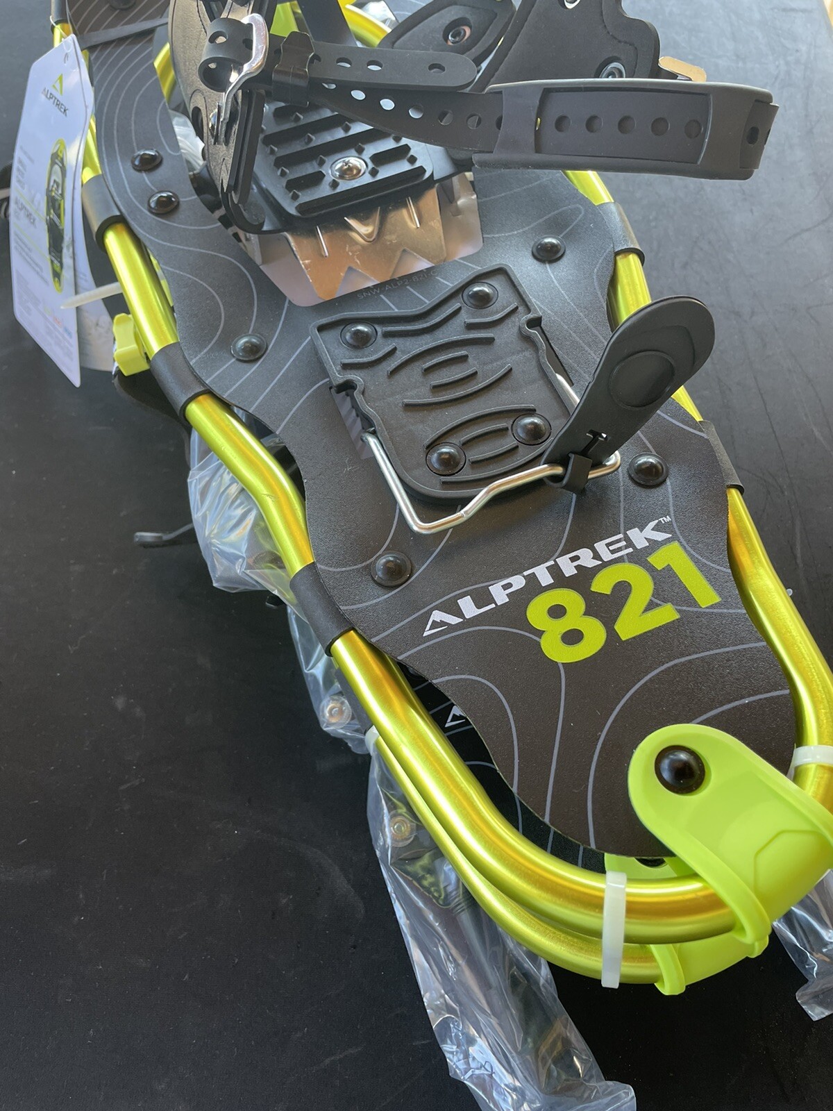 Alptrek 821 Snowshoes W/ Poles & Carrying Bag Up To 150 lbs eBay