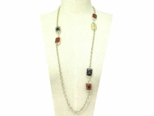 Colliers et pendentifs fantaisie CHANEL