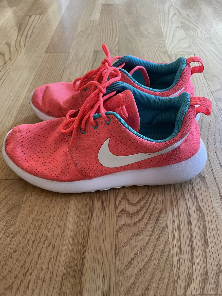 beheerder Begraafplaats Watt Women's Nike Roshe Run Size 7 Coral/Pink/Blue | eBay