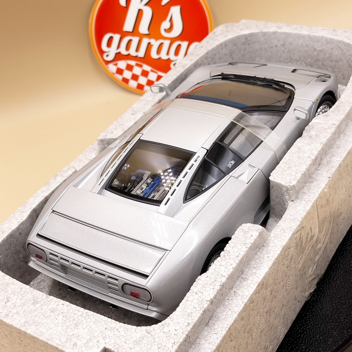 AUTOart 1/18 Bugatti EB 110 GT EB110 Silver 70979 diecast model