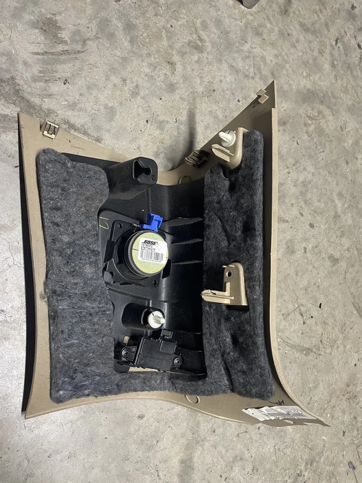 GMC Chevy 2007-2014 pasajero trasero interior D pilar cubierta altavoz 15863078 diestro Foto 2 de 3