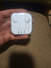 Genuine Apple EarPods with 3.5mm Headphone Plug - New in Case