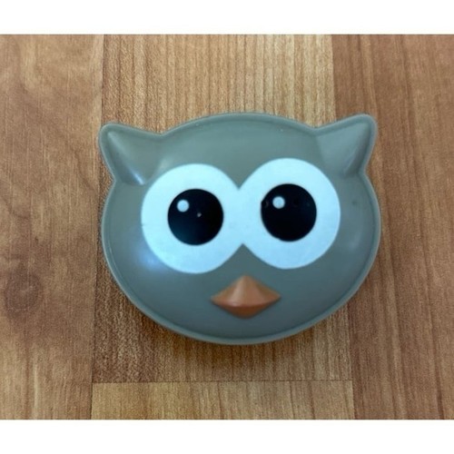 a Kikkerland Owl Talking Bag Clip.