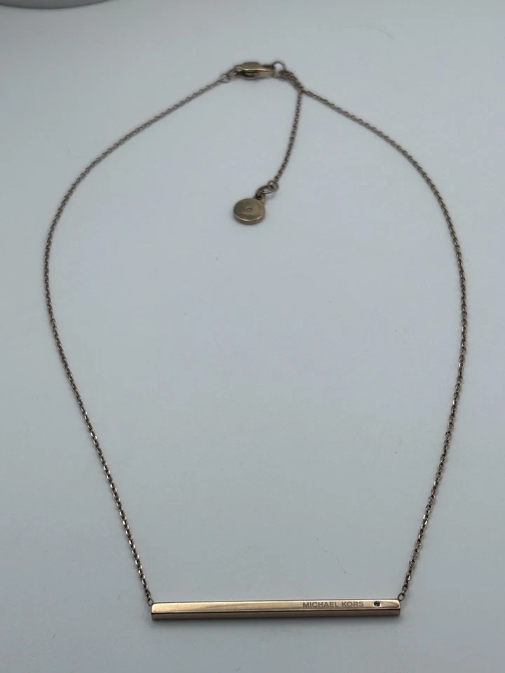 Michael Kors Oro Rosa Cobre Tono Circonita cúbica Firma Barra Colgante Collar 14-16” Foto 2 de 4
