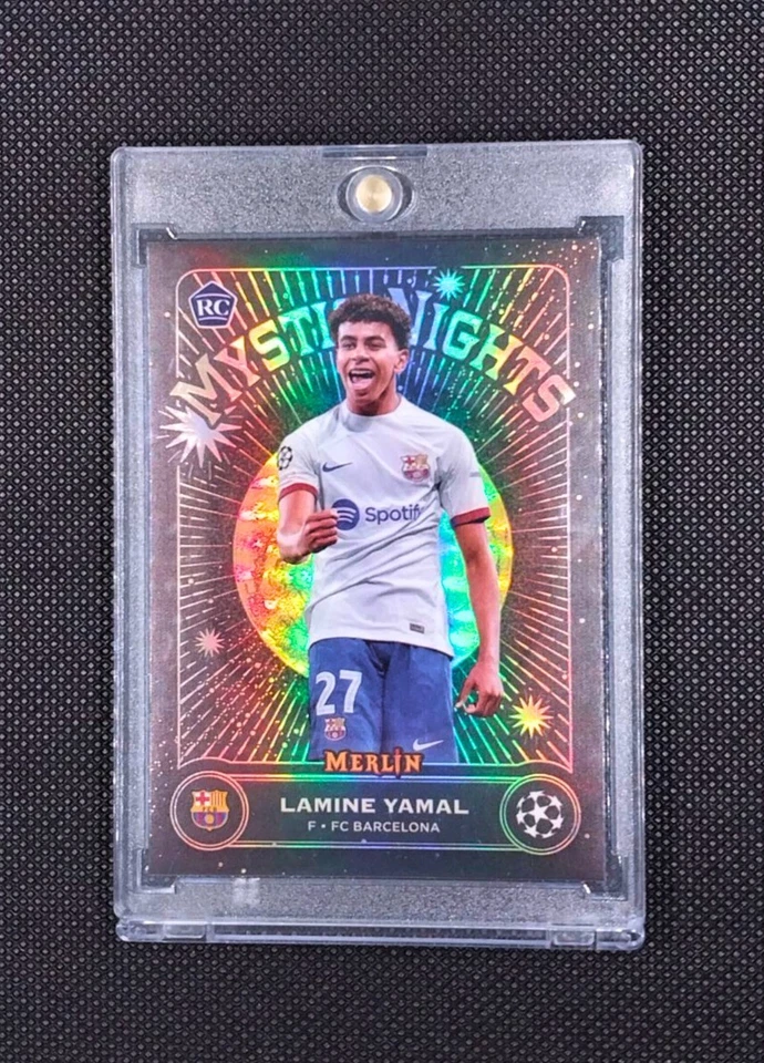 RARO LAMINE YAMAL ROOKIE 2023-24 Topps Merlin UCC Mystic Nights Refractor #MN-8 Foto 3 de 4