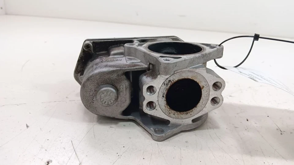 Válvula Volkswagen Golf EGR 2010 2011 2012 2013 2014 Foto 4 de 4