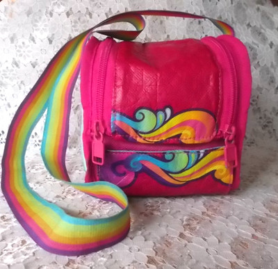 MY LITTLE PONY CARRY CASE Rainbow Strap, Authentic  4 - 2'' Ponies, 5 - 3'' Ponies