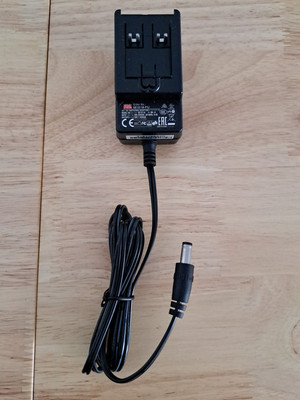 MW GE12I18-P1J AC/DC Switching  Adaptor Output 18V 830mA Input 100/240VAC 0.4A