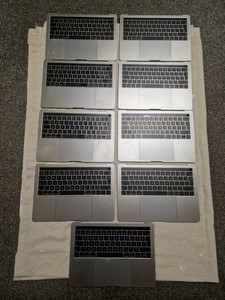 SET BESTEHEND AUS 9X MACBOOK PRO 13" A1989 EMC 3214 3358 GRAU HANDAUFLAGE, TASTATUR & AKKU
