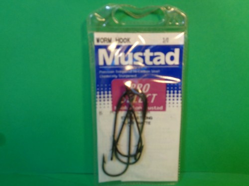 Mustad Pro Select Extra Strong Worm Hooks, Size 3/0, #32783 15 Total Hooks (New) - Picture 2 of 9