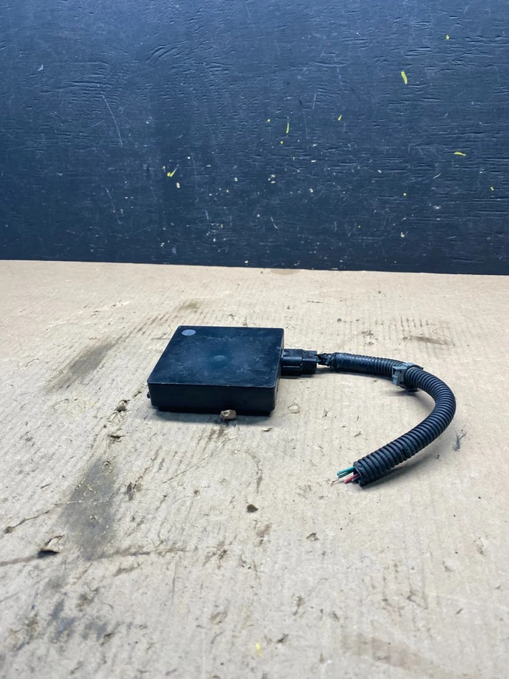 2007 - 2009 Cadillac Escalade ESV Blind Spot Sensor Module 20823460 OEM Q9220 DG - Image 2 of 4