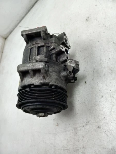 Toyota RAV4 XLE 2015 2,5 L AWD compresor de aire acondicionado Foto 2 de 4