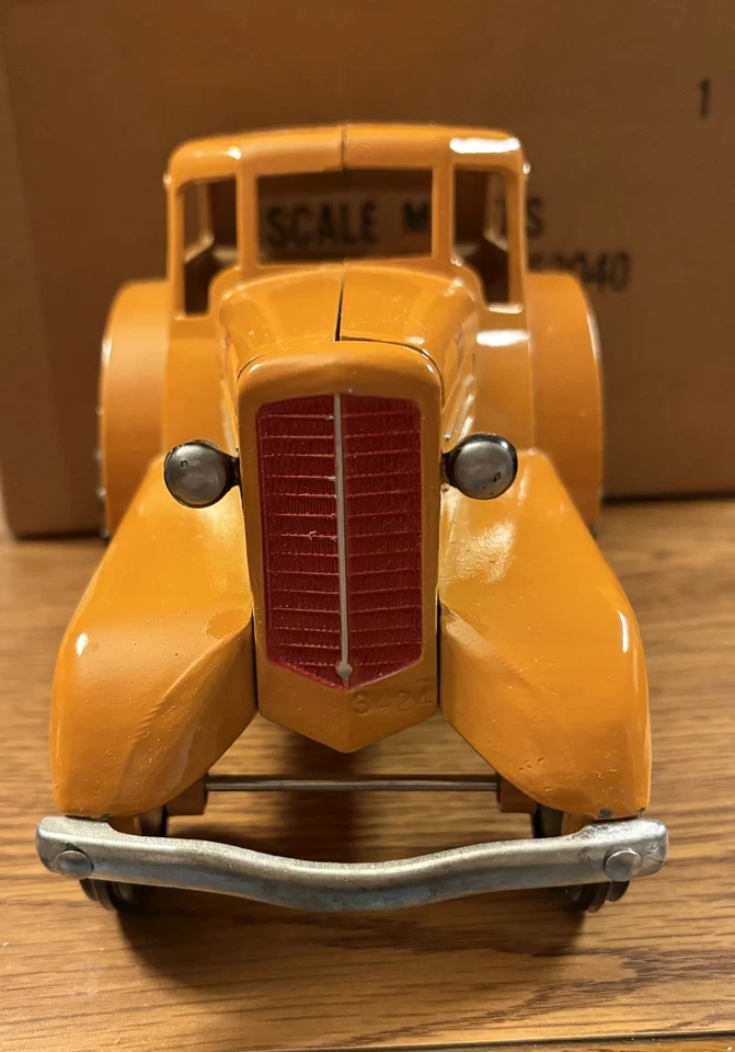 Vintage 1:16 Scale Model 1938 Minneapolis Moline Comfort Tractor, 1984 - Image 4 of 4