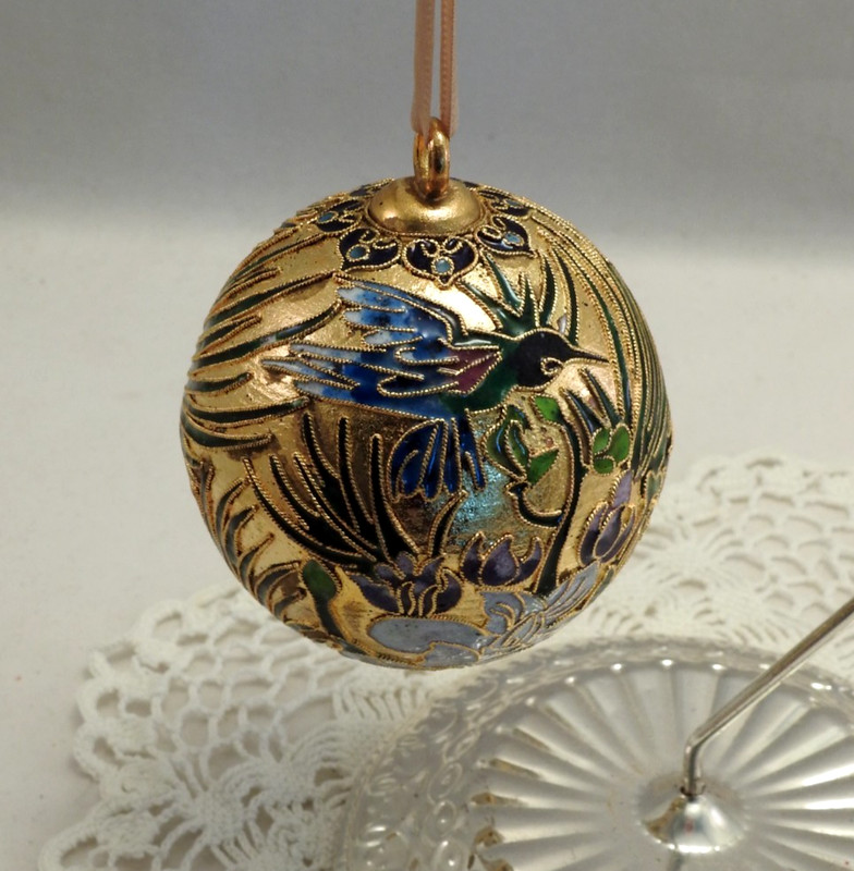 Vnt  Victoria Enameling Christmas Ball Turn of the Century Cloisonne Ornament