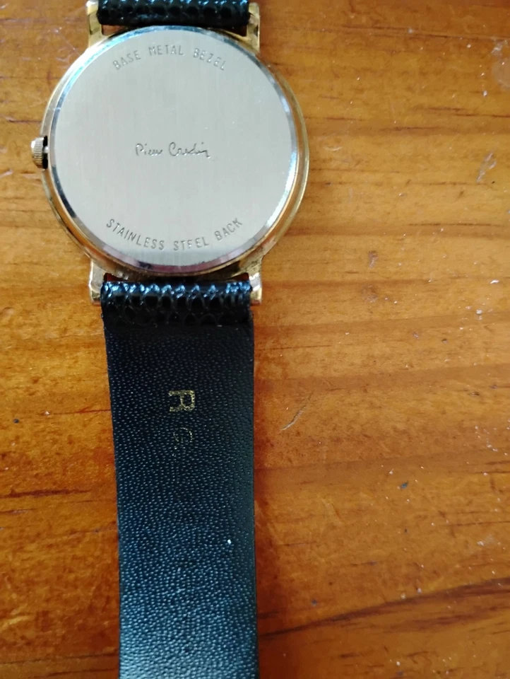 **En oferta** Reloj Pierre Cardin vintage unisex con correa de cuero original Foto 2 de 4