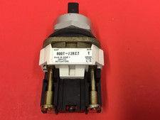 Allen-Bradley - 800T-J2KC7 - Ser. T - 3-Position Maintained Selector Switch
