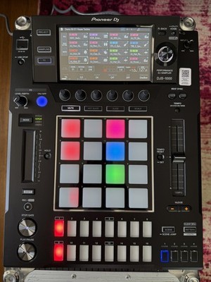 Pioneer DJ DJS-1000 Sampler - very lightly used, includes original packaging