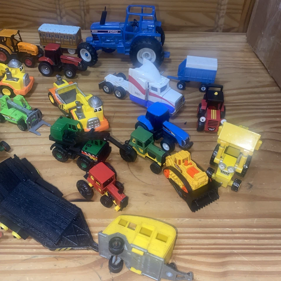 Lot 38+ Tractors John Deere Tonka Maisto Case Other Diecast & Plastic Toys - Image 4 of 4